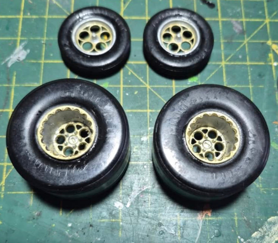 Drag wheels and Hoosier tyres pro mod