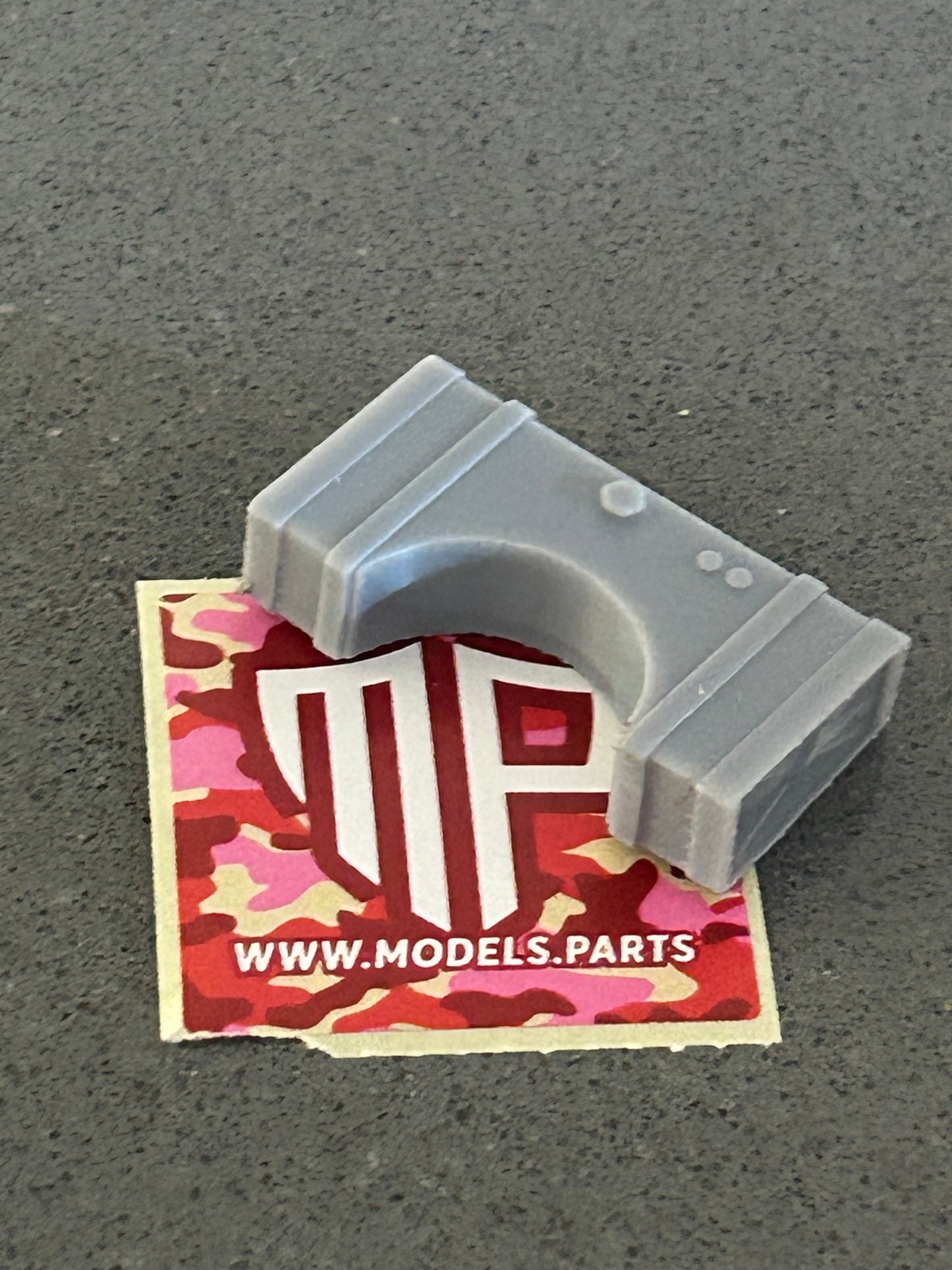 Fuel cell tank spare wheel